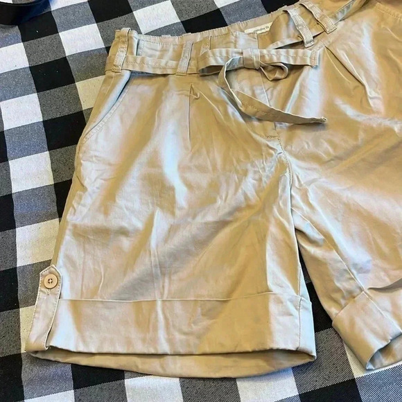 J.JILL size 8 petite shorts - Picture 2 of 5